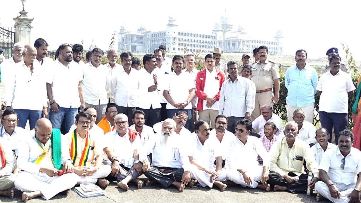 ‘ಉತ್ತರ ಕರ್ನಾಟಕಕ್ಕೆ ಆಗುತ್ತಿರುವ ಅನ್ಯಾಯ ಸರಿಪಡಿಸಿ, ಇಲ್ಲವೇ ಪ್ರತ್ಯೇಕ ರಾಜ್ಯ ಕೊಡಿ’: ಹೋರಾಟಗಾರರ ಪಟ್ಟು