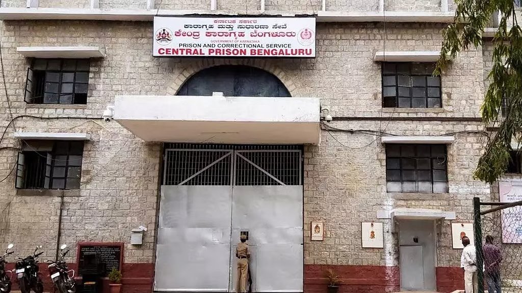 ಪರಪ್ಪನ ಅಗ್ರಹಾರ ಕೇಂದ್ರ ಕಾರಾಗೃಹದಲ್ಲಿ ಕೈದಿಗಳಿಗೆ ರಾಜಾತಿಥ್ಯ
