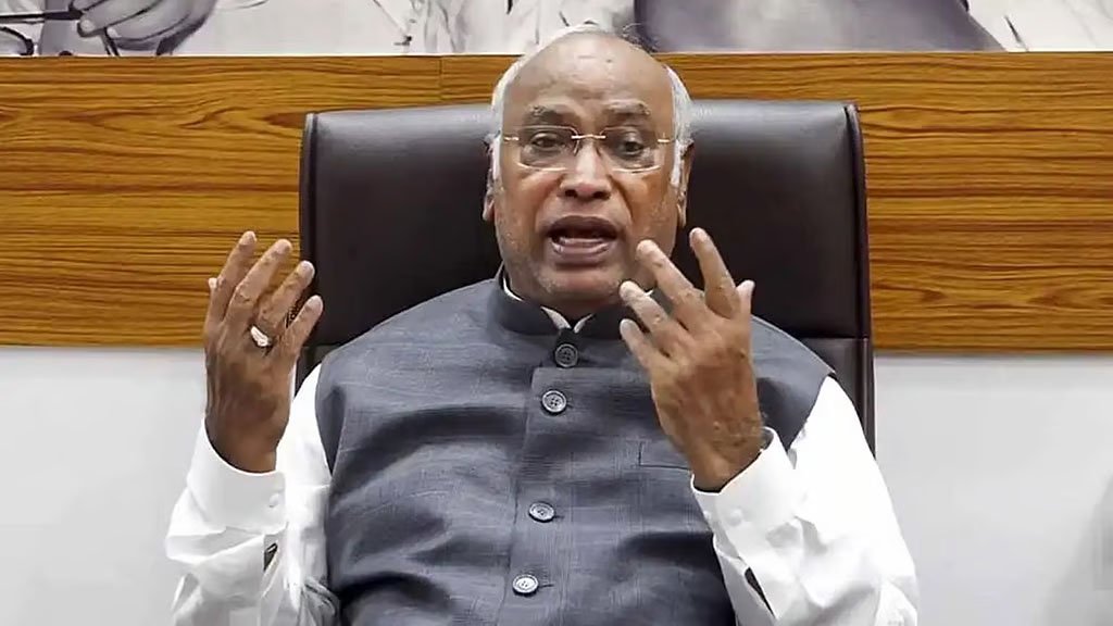 ನಾಯಕತ್ವ ಬದಲಾವಣೆ ಬಗ್ಗೆ ಸಾರ್ವಜನಿಕವಾಗಿ ಚರ್ಚಿಸಲು ಸಾಧ್ಯವಿಲ್ಲ