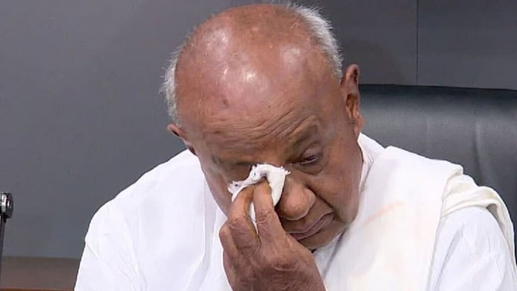 ಈ ಇಳಿ ವಯಸ್ಸಿನಲ್ಲೂ ನಾನು ಕೋರ್ಟ್ ಅಲೆಯಬೇಕೇ? ದೇವೇಗೌಡ ಬೇಸರ
