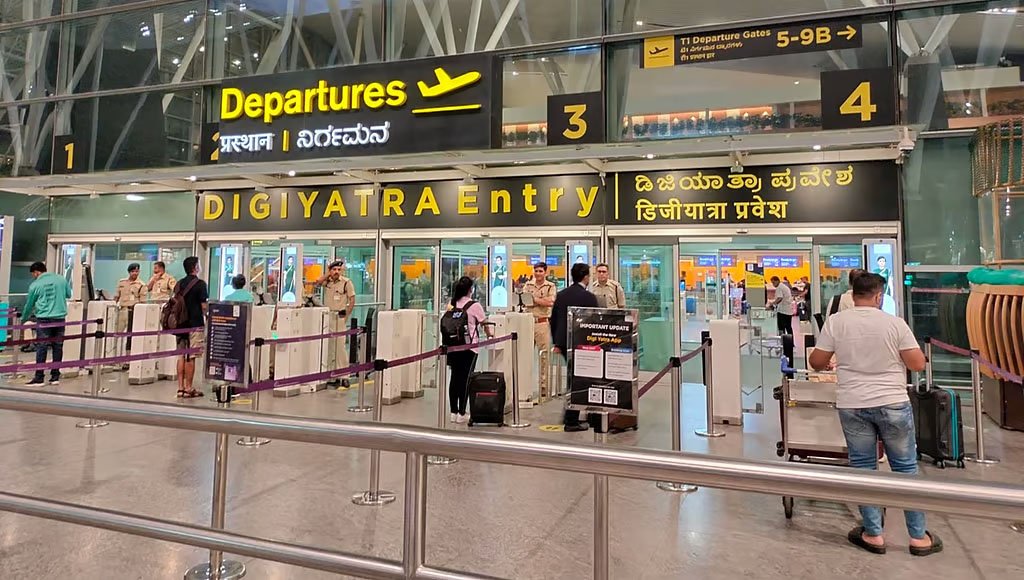 ಬೆಂಗಳೂರು ವಿಮಾನ ನಿಲ್ದಾಣ, ಮಾಲ್‌ಗಳಿಗೆ ಬಾಂಬ್ ಬೆದರಿಕೆ; ತನಿಖೆ ಆರಂಭಿಸಿದ ಪೊಲೀಸರು