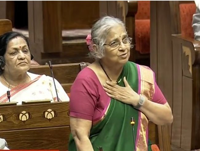 ಶಾಲೆಗಳಲ್ಲಿ ‘ವಂದೇ ಮಾತರಂ’ ಹಾಡುವುದನ್ನು ಕಡ್ಡಾಯಗೊಳಿಸಬೇಕು: ಸುಧಾ ಮೂರ್ತಿ ಸರ್ಕಾರಕ್ಕೆ ಒತ್ತಾಯ