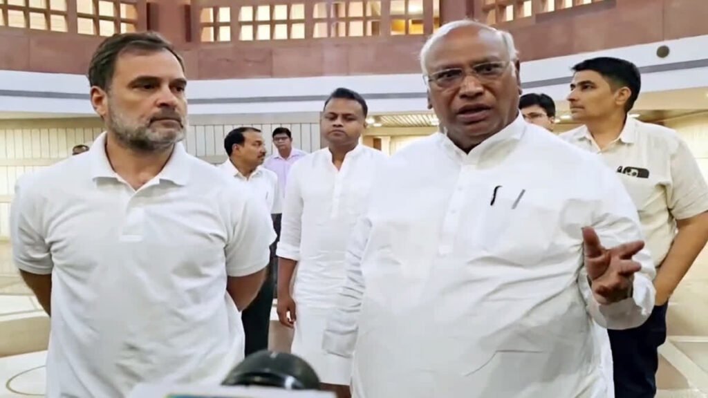 ದೆಹಲಿಯಲ್ಲಿ ಕಾಂಗ್ರೆಸ್ ಹೈಕಮಾಂಡ್ ಮಹತ್ವದ ಸಭೆ: ರಾಜ್ಯ ರಾಜಕೀಯ ಬಗ್ಗೆ ಚರ್ಚಿಸದ ವರಿಷ್ಠರು!
