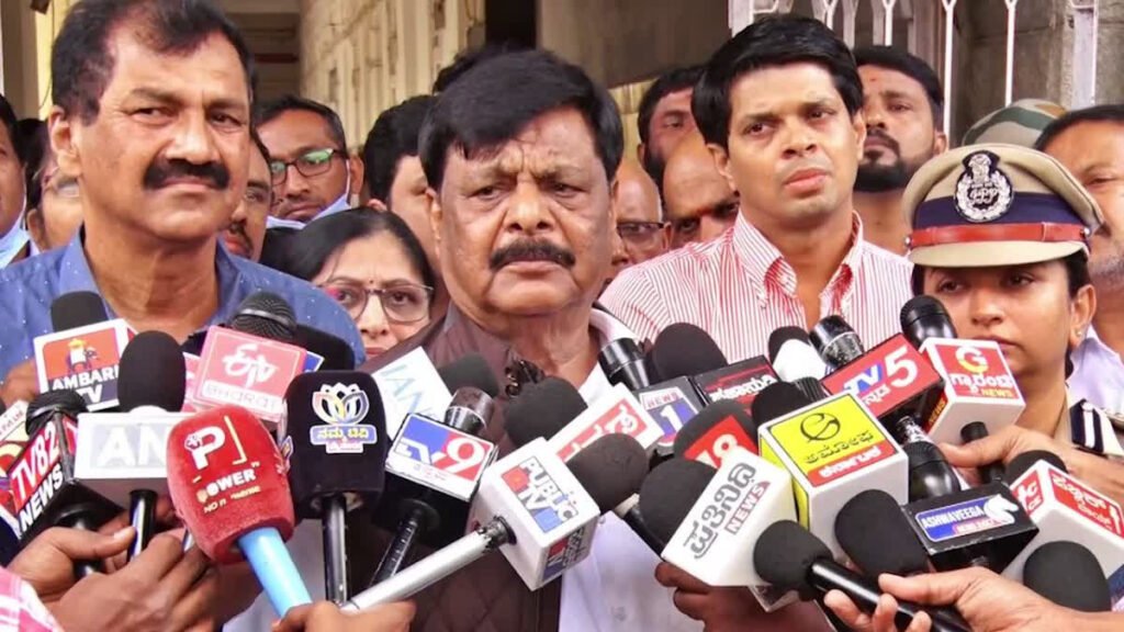 ಮೈಸೂರು ಅರಮನೆ ಮುಂಭಾಗ ಸಿಲಿಂಡರಿನ ತಾಪ ಹೆಚ್ಚಾಗಿ ಸ್ಫೋಟ
