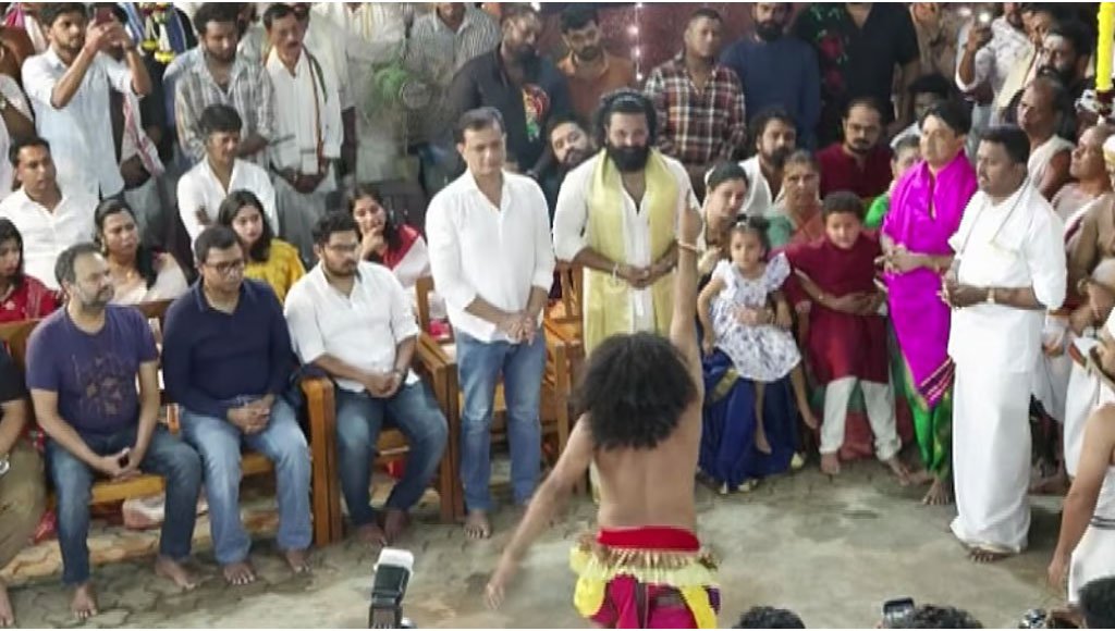 ‘ಕಣ್ಣೀರು ಸುರಿಸಬೇಡ ನಿನ್ನ ಹಿಂದೆ ನಾನಿದ್ದೇನೆ’: ರಿಷಬ್‌ ಶೆಟ್ಟಿಗೆ ಪಂಜುರ್ಲಿ ದೈವ ಅಭಯ