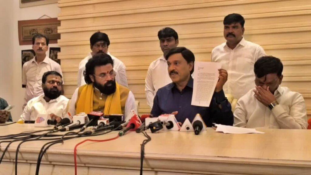 ಉದ್ದೇಶ ಪೂರ್ವಕವಾಗಿ ಹತ್ಯೆ ಮಾಡಲಾಗಿದೆ ಎಂದು ಶಾಸಕ ಗಾಲಿ ಜನಾರ್ದನ ರೆಡ್ಡಿ ಆರೋಪಿಸಿದ್ದಾರೆ.
