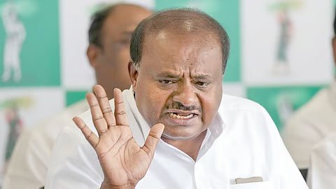 ಪೌರಾಯುಕ್ತೆ ಅಮೃತ ಗೌಡ ಅವರನ್ನು ನಿಂದಿಸಿದ ಘಟನೆಯನ್ನು ಉಲ್ಲೇಖಿಸಿದ ಕುಮಾರಸ್ವಾಮಿ