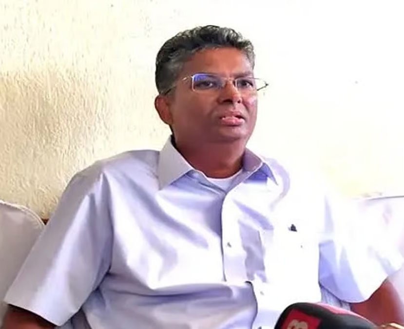 ಸುಂಟರಗಾಳಿಗೆ ಬೃಹತ್ ಪೆಂಡಾಲ್ ಕುಸಿತ; ಕ್ಷಣ ಕಾಲ ವಿಚಲಿತರಾದ ಸಚಿವ ಸತೀಶ್ ಜಾರಕಿಹೊಳಿ