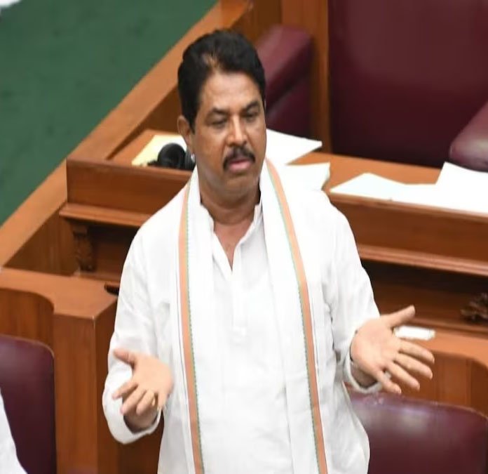 ಕಾಂಟ್ರಾಕ್ಟರ್‌ಗಳು ನಿಮ್ಮ ವಿರುದ್ಧ ತಿರುಗಿಬಿದ್ದಿದ್ದಾರೆ ಎಂದು ಅಶೋಕ್ ವಾಗ್ದಾಳಿ