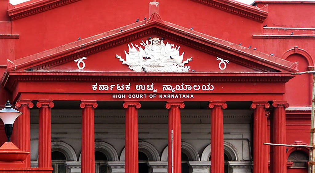 SSLCಯಲ್ಲಿ ತೃತೀಯ ಭಾಷೆಗೆ ಅಂಕದ ಬದಲಾಗಿ ಗ್ರೇಡ್​​ ಪ್ರಶ್ನಿಸಿ PIL: ಅರ್ಜಿದಾರರಿಗೆ ದಂಡ ವಿಧಿಸಿದ ಹೈಕೋರ್ಟ್