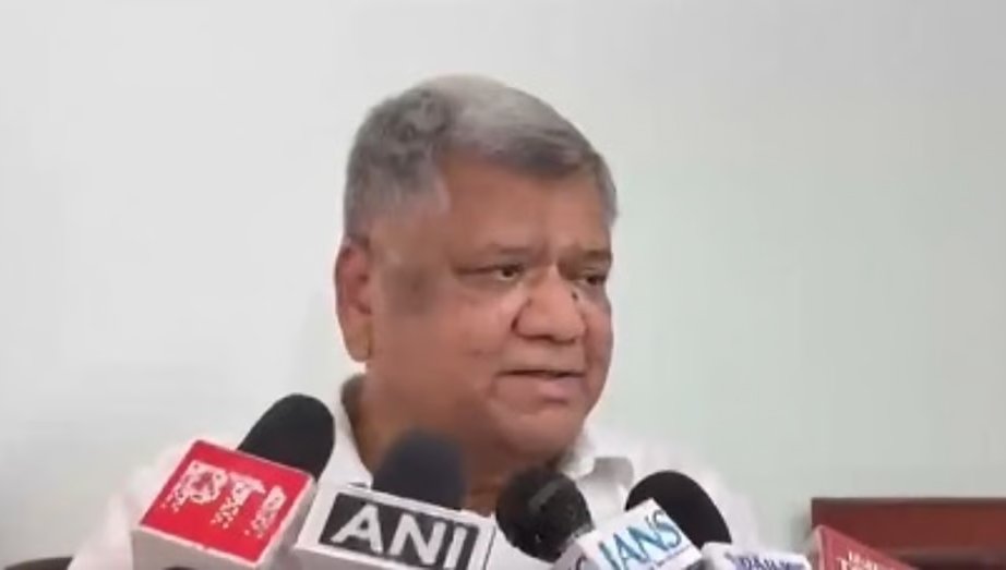 ಕಾಂಗ್ರೆಸ್ ಶಾಸಕರು ಸಚಿವ ಸ್ಥಾನಕ್ಕಾಗಿ ದೆಹಲಿ ಚಲೋ ಮಾಡುತ್ತಿರುವುದು ನಾಚಿಕೇಗೇಡಿನ ಸಂಗತಿ