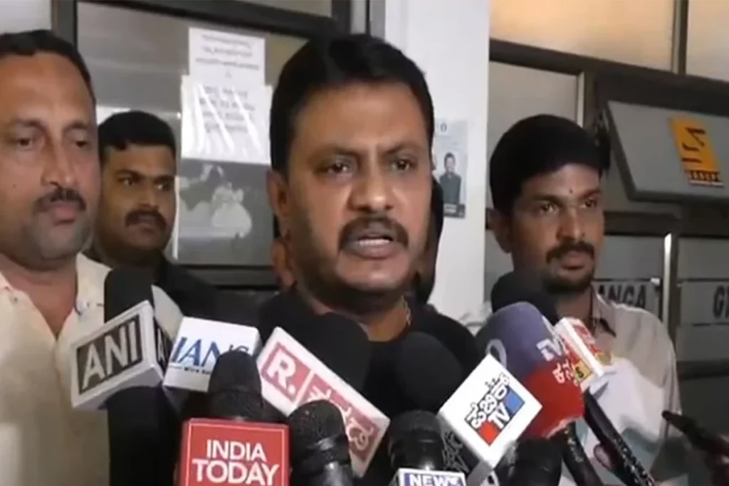 ಸ್ಟಿಂಗ್ ಆಪರೇಷನ್ ಒಂದು ರೀತಿಯಲ್ಲಿ ಒಳ್ಳೆಯದು; ಮನೆಯಲ್ಲಿರುವ ಹೆಣ್ಣು ಮಕ್ಕಳಿಗೆ ಗೌರವ ಜಾಸ್ತಿ ಆಗುತ್ತೆ: ಶಿವಗಂಗಾ ಬಸವರಾಜ್ Shivaganga Basavaraj, Sting Operation, Congress MLA, Siddaramaiah, Karnataka Politics, Davanagere, Kannada News